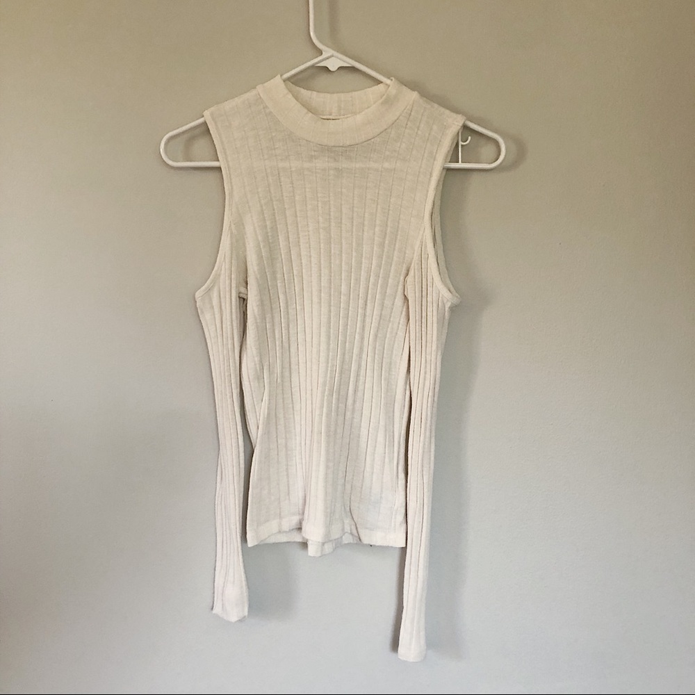 Cream American Eagle Open Shoulder Long Sleeve